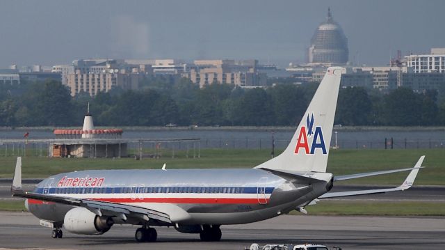 Boeing 737-800 (N913AN)