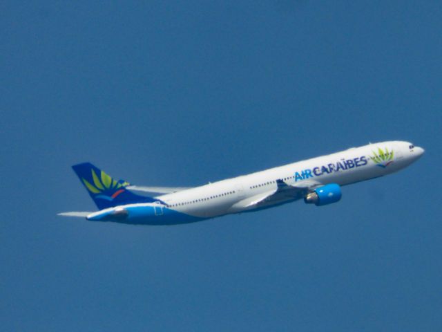 Airbus A330-300 (F-HPUJ) - Décollage de Nantes pour Paris Orly