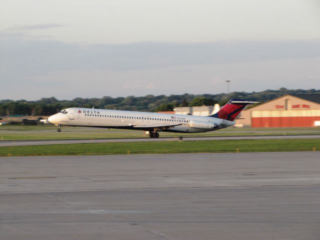 McDonnell Douglas DC-9-50 (N764NC)