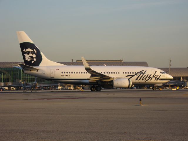 Boeing 737-700 (N619AS) - Holding on RWY 19R