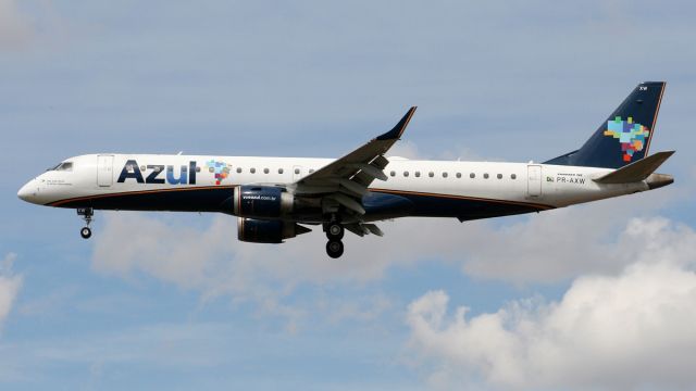 Embraer ERJ-190 (PR-AXW)