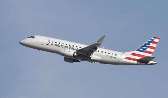 Embraer 175 (N207AN) - Departing LAX