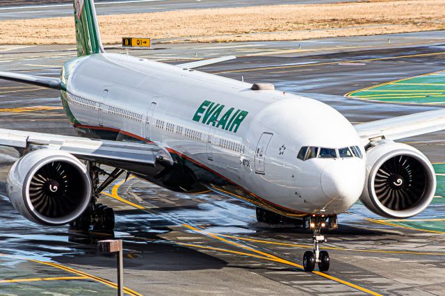 BOEING 777-300ER (B-16736)