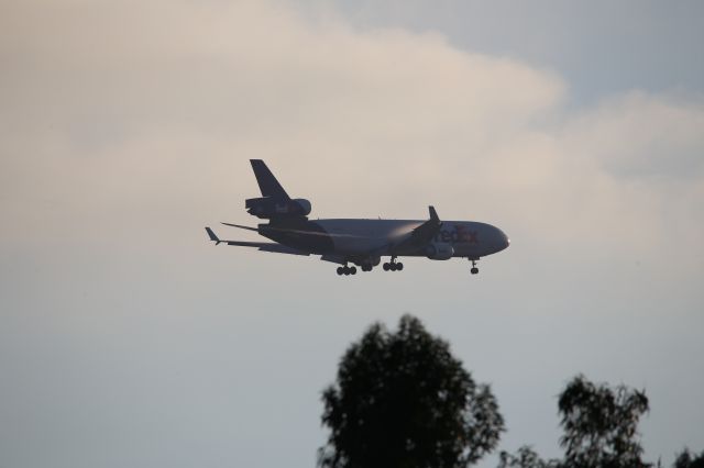 Boeing MD-11 (N585FE)