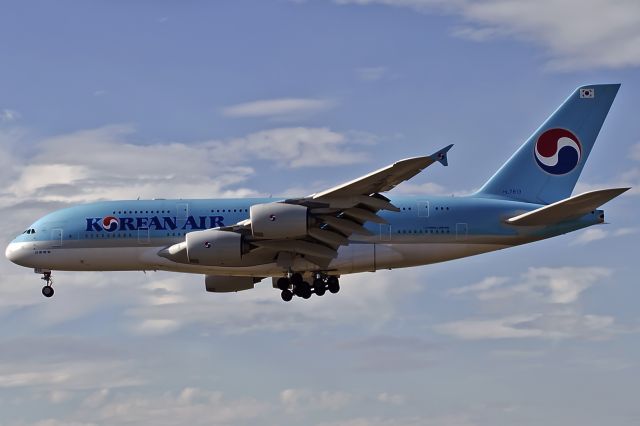 Airbus A380-800 (HL7613)