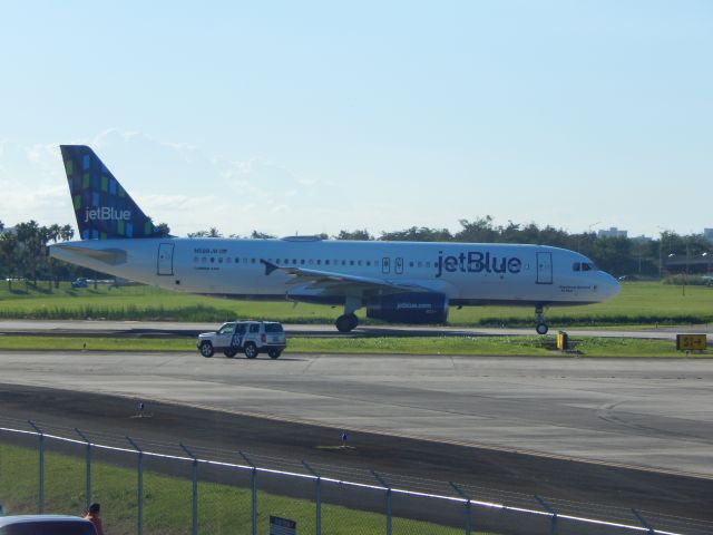 Airbus A320 (N588JB)