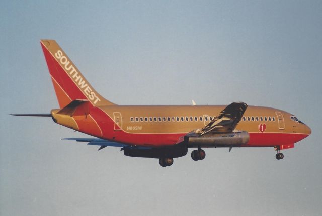 Boeing 737-200 (N80SW)