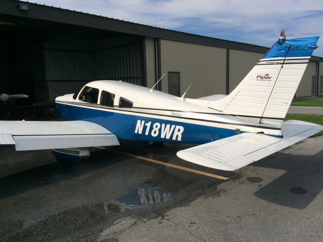 Piper Cherokee (N18WR)