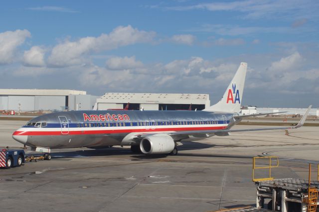 Boeing 737-800 (N853NN)