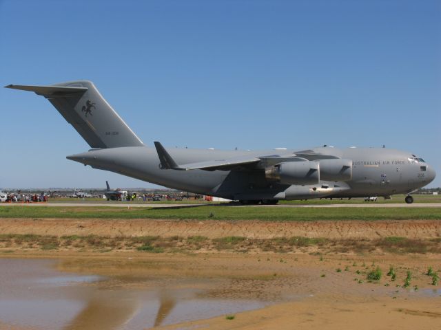 A41206 — - Boeing C-17A Globemaster III.br /Australian International Air Show 2011.br /Photo: 05.03.2011