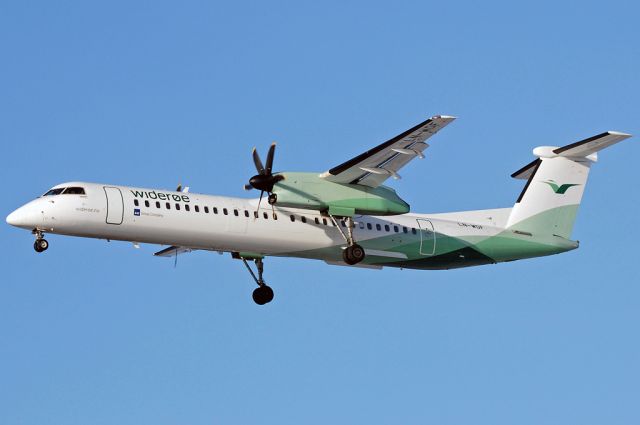 de Havilland Dash 8-400 (LN-WDF) - Kystvejen RWY22L