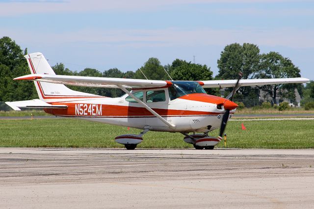 Cessna Skylane (N524EM)