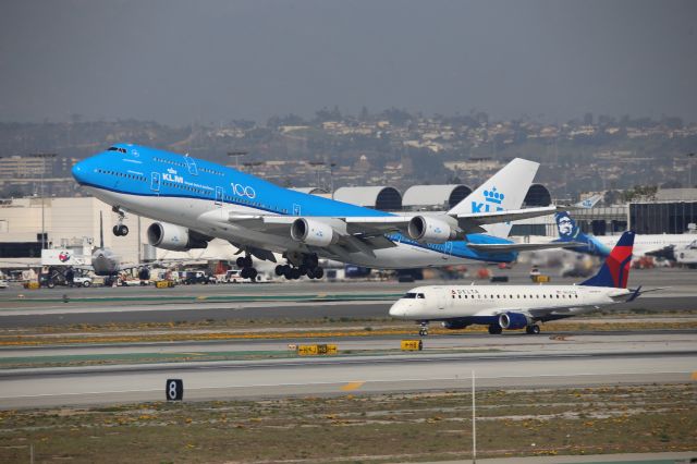 Boeing 747-400 (PH-BFY)