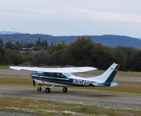 Cessna Skylane (N3045F)