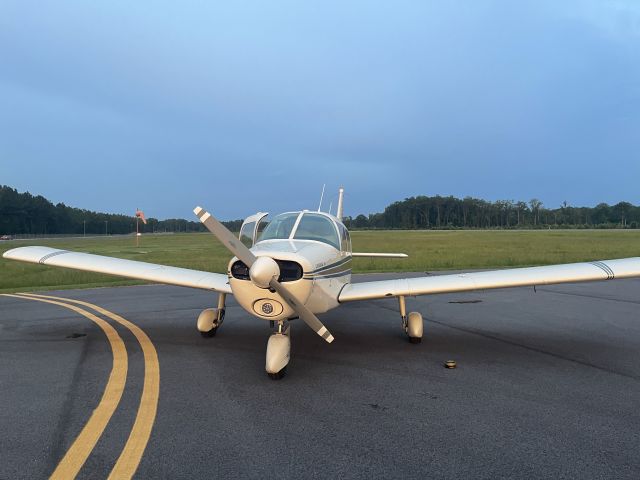 Piper Cherokee (N715FL)