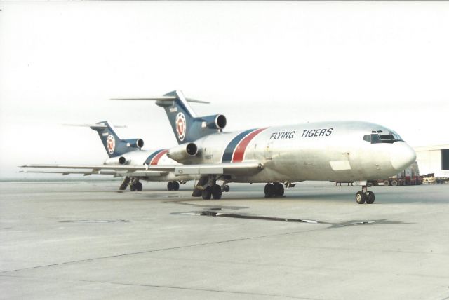 Boeing 727-100 (N930FT)