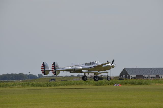 Lockheed P-38 Lightning (N25Y)