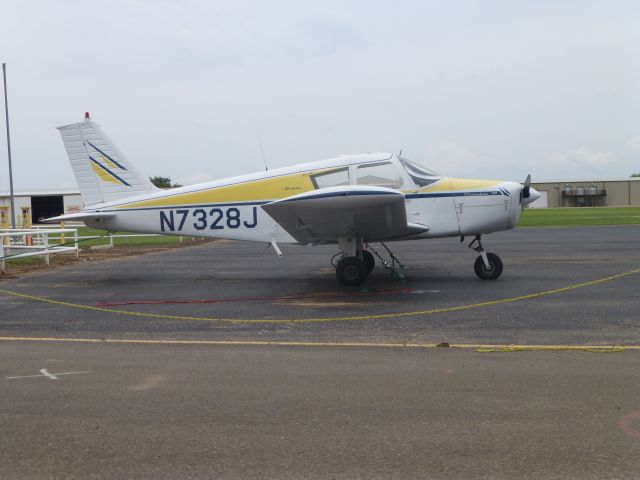 Piper Cherokee (N7328J)