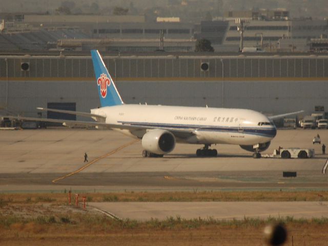BOEING 777-200LR (B-2080)