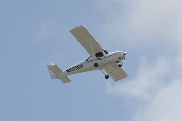 LAKE LA-200 (N6056V) - Cessna Skycatcher (N6056V) departs Sarasota-Bradenton International Airport