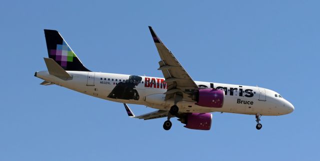 Airbus A320neo (N532VL) - The "Batman" special livery on N532VL.br /(The port side design is different.)br /103v ..  22h