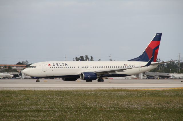 Boeing 737-800 (N378DA)