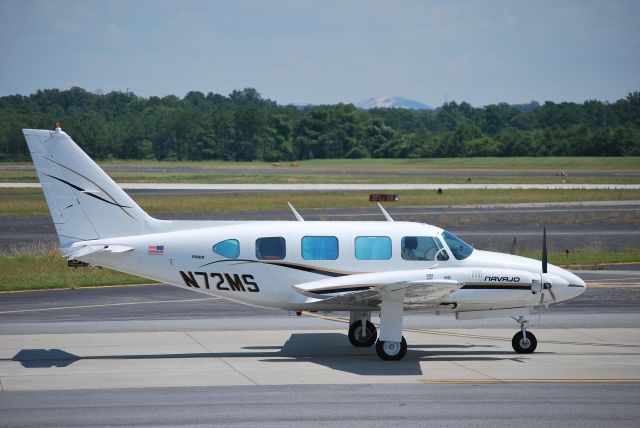 Piper Navajo (N72MS) - 8/23/09