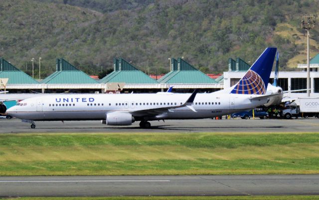 Boeing 737-900 (N62895)