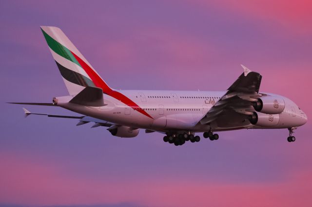 Airbus A380-800 (A6-EDN)