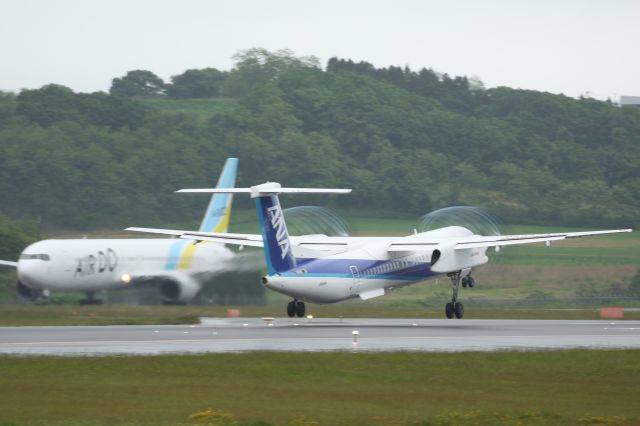 de Havilland Dash 8-400 (JA845A) - 16 June 2016:HKD-CTS.
