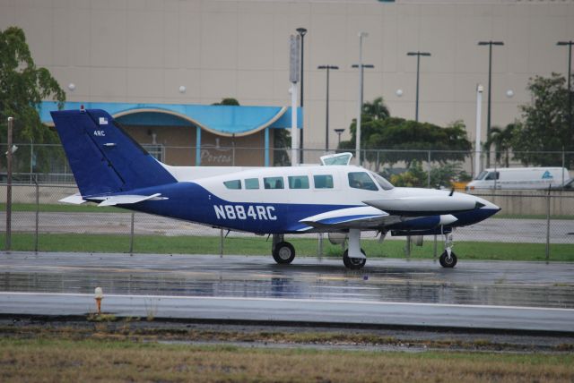 Cessna 402 (N884RC)