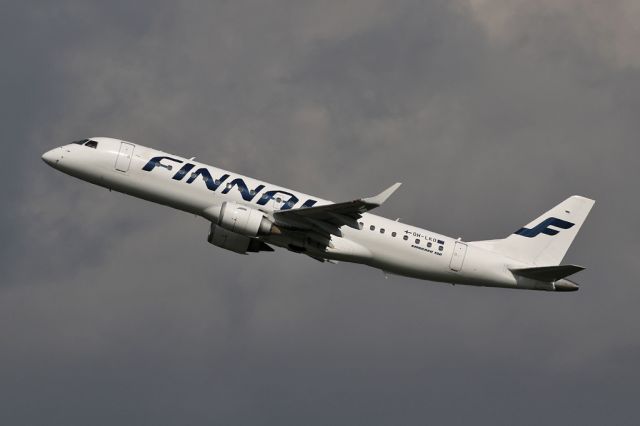 Embraer ERJ-190 (OH-LKO) - FIN934 departing under cloudy skies to Helsinki