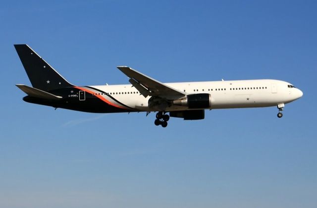 BOEING 767-300 (G-POWD)