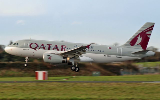Airbus A319 (A7-HHJ) - qatar amiri flight a319 a7-hhj about to land at shannon 12/11/14.