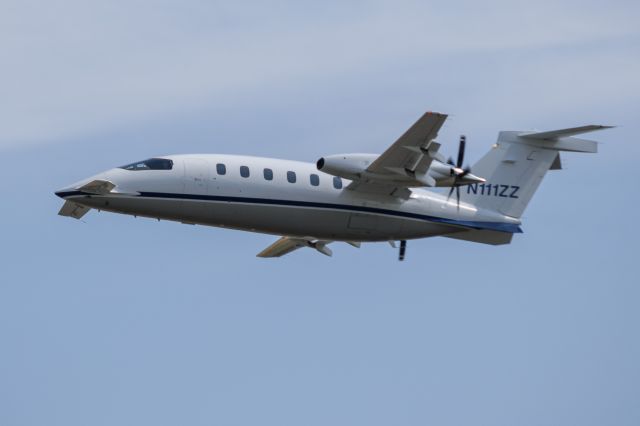Piaggio P.180 Avanti (N111ZZ)