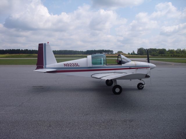 Grumman Tr2 (N9235L) - Parked on the FBO ramp