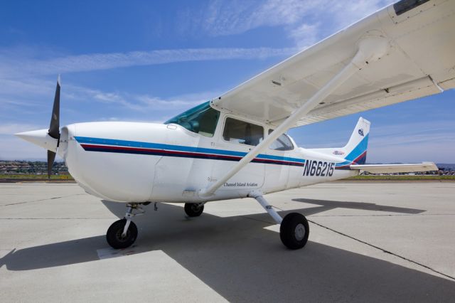 Cessna Skyhawk (N66215)