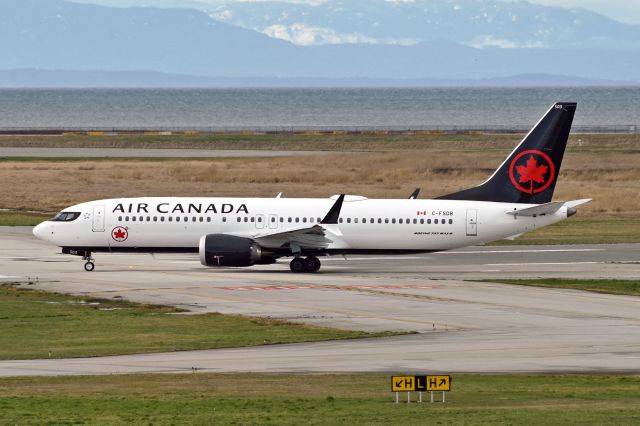 Boeing 737 MAX 8 (C-FSDB)