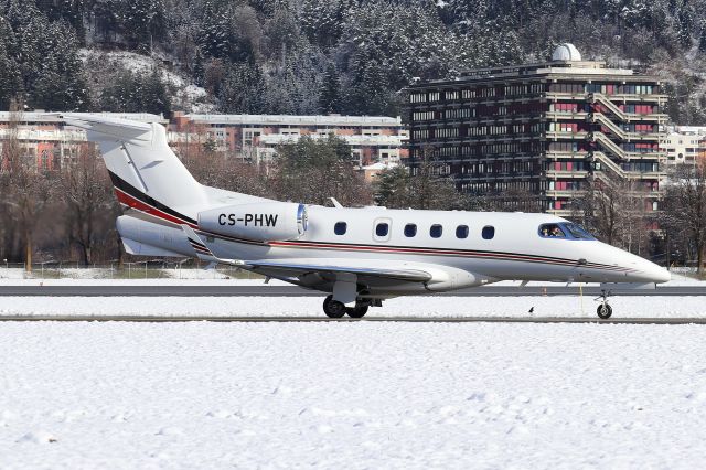 Embraer Phenom 300 (CS-PHW)