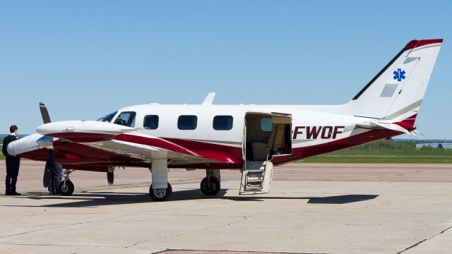 Piper Cheyenne 2 (C-FWOF)