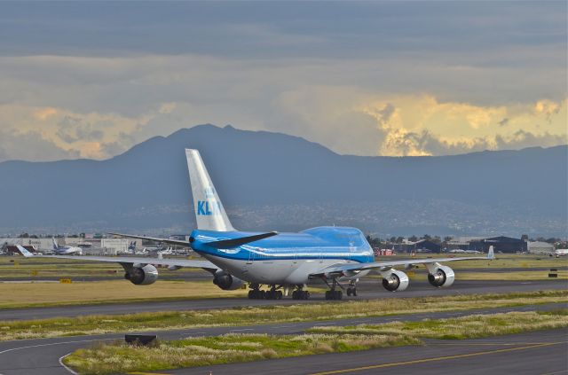 Boeing 747-200 (PH-BFV)