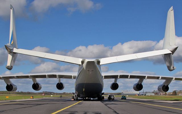 Antonov An-225 Mriya (UR-82060) - shannon 12/4/15.