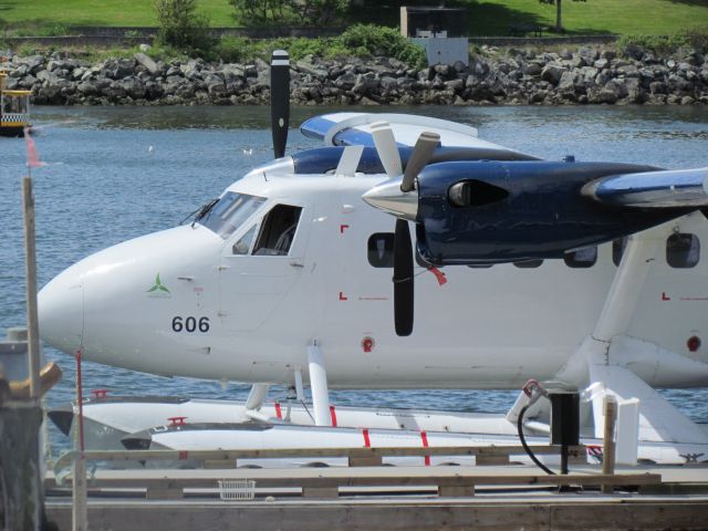 De Havilland Canada Twin Otter (C-GQKN)