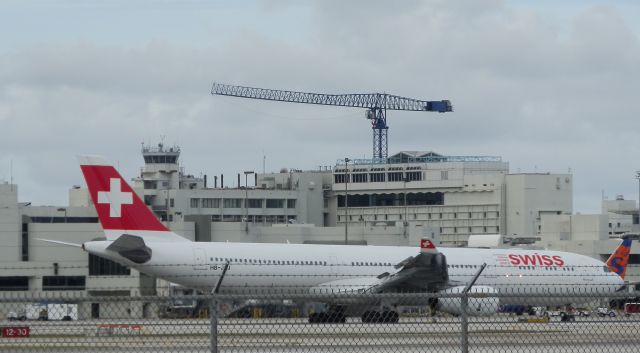 Airbus A330-300 (HB-JHJ)