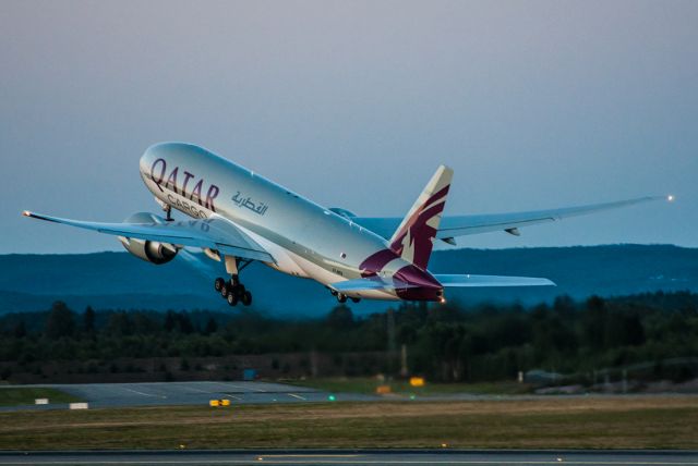 Boeing 777-200 (A7-BFB)