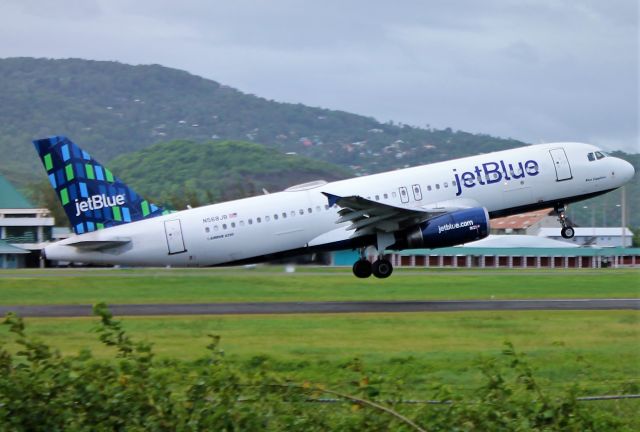 Airbus A320 (N568JB)