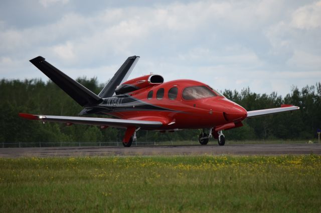 Cirrus Vision SF50 (N18AT) - Duluth Air Show, 21 July 2019