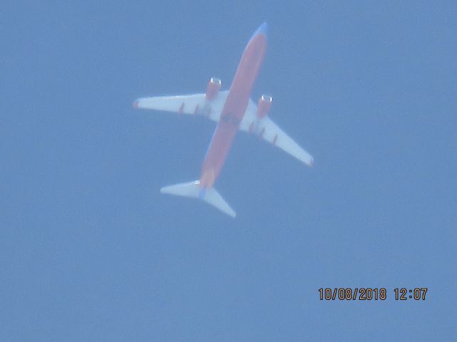 Boeing 737-800 (N8607M)