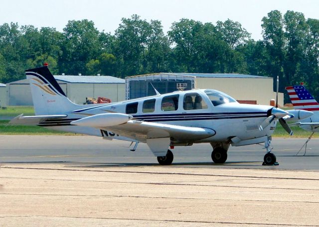 Beechcraft Bonanza (36) (N3189Y) - At Downtown Shreveport. 2001 Raytheon A36. 