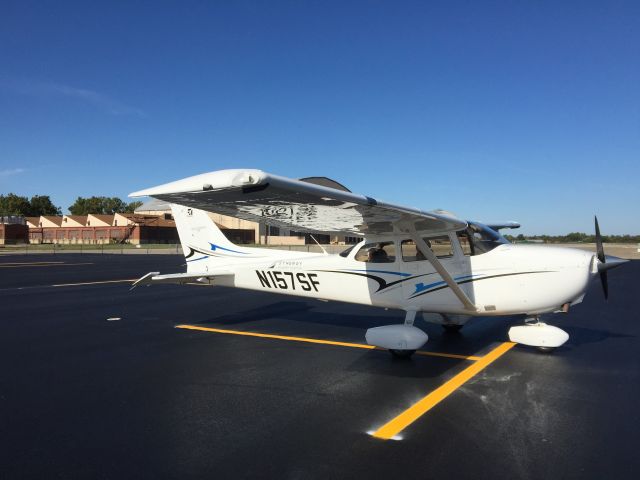 Cessna Skyhawk (N157SF) - Photo taken on 10/09/2016 at KTIP.